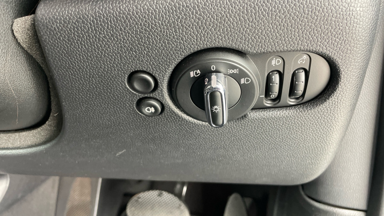 MINI Cooper 2.0 C Classic 2dr Auto Petrol Convertible